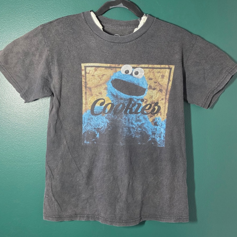 Sesame Street Cookie Monster Graphic T-Shirt Mens Small Gray Cookies Tee